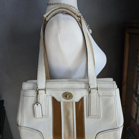 COACH Handbag Shoulder Bag. Off White with Brown and Tan Signature Logo